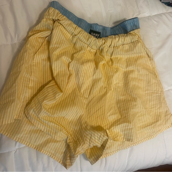 Daily Drills Cream and Blue Athletic Shorts with Relaxed Fit - Picture 2 of 5